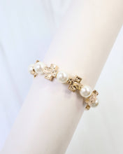 Load image into Gallery viewer, Lansing Pearl and Cross Stretch Bracelet
