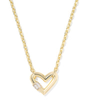 Load image into Gallery viewer, EMERY HEART SHORT PENDANT NECKLACE

